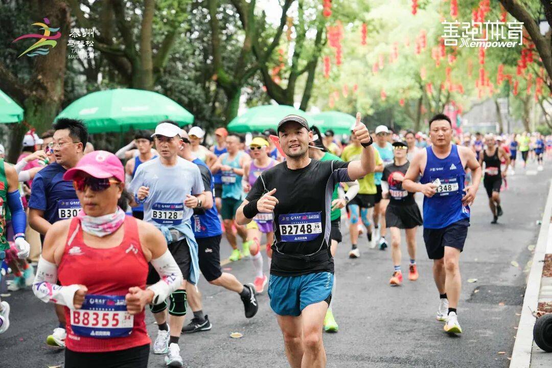 李政跃、钟佳萌破赛会纪录！2025泰州马拉松圆满举办
