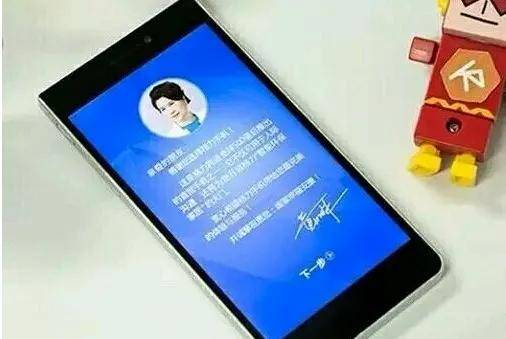 原创             董明珠又给员工发格力手机了？有人当备用，有人挂二手平台……