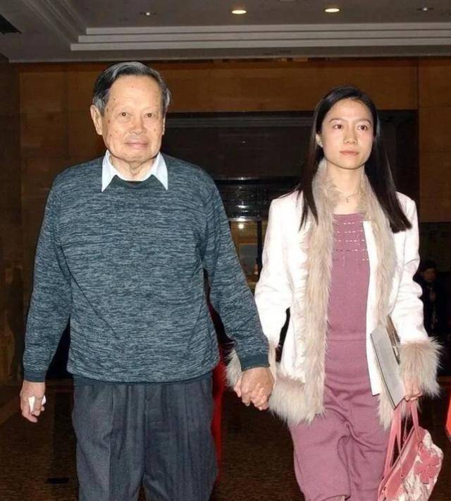 原创             杨振宁去世后，翁帆首发声，字字催泪，争议20年的3个疑惑解开了
