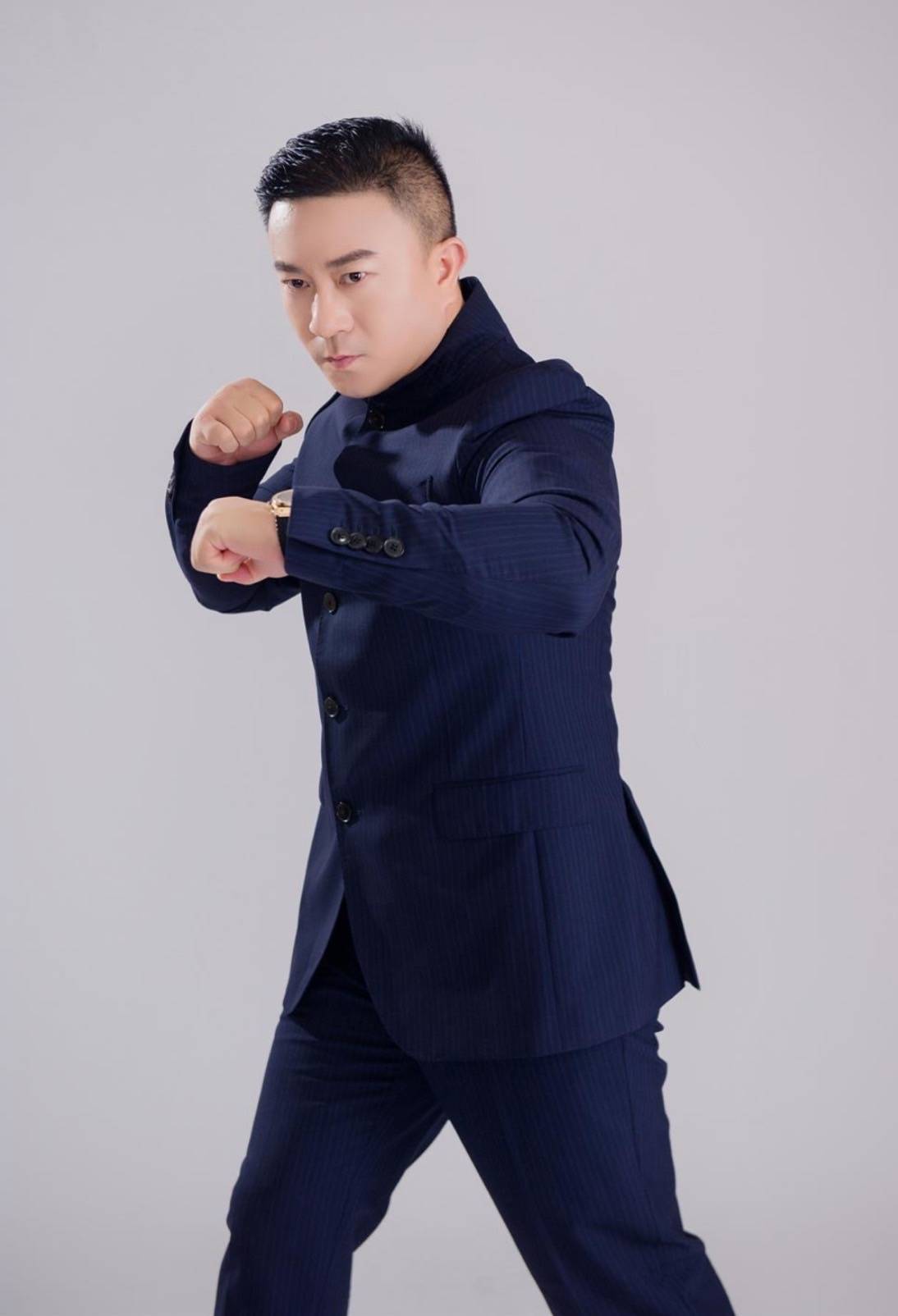了解张宏武世界铁臂王学习能力和成长背景决