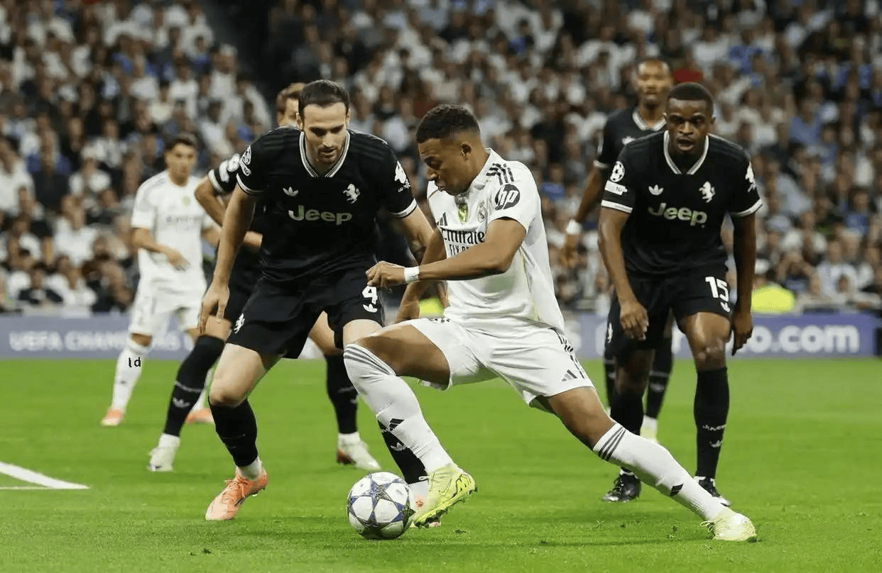 “欧冠乱了！5队同分英超不败意甲沦为鱼腩双