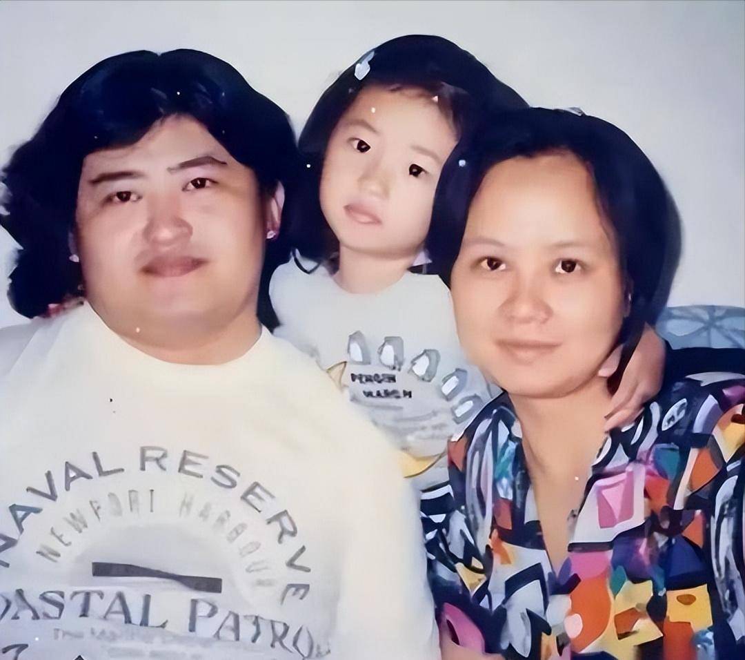 刘欢近况曝光:患不死癌症,带病参加女儿婚礼,满桌茅台太显眼