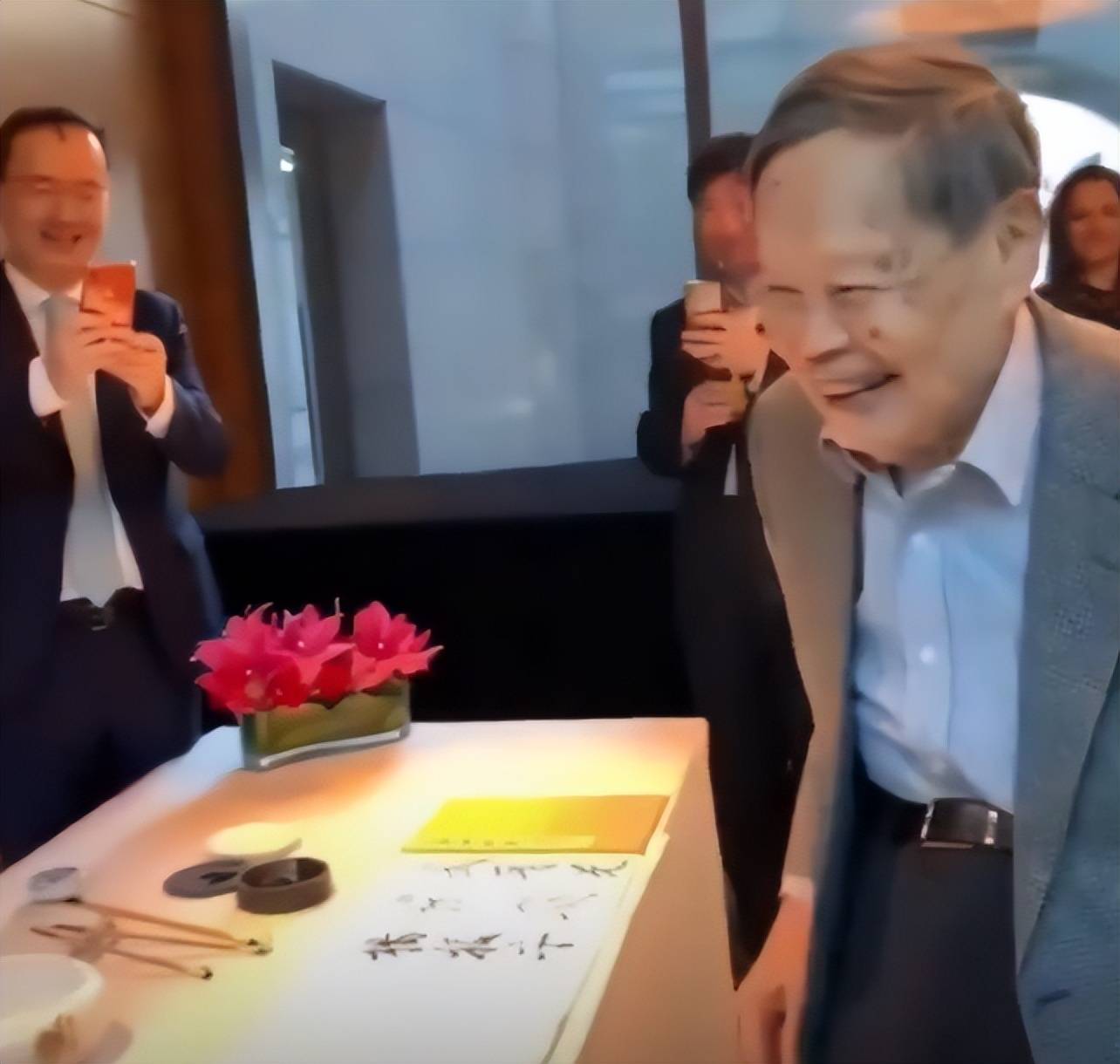 翁帆被曝已经搬出清华别墅!杨振宁留给她的现金在1亿元左右