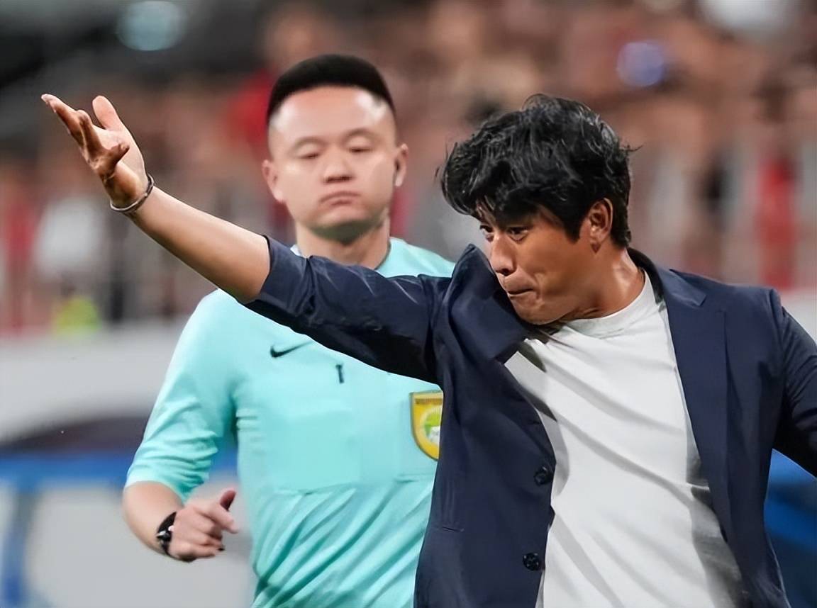 原创             争议!本土名帅:成都蓉城7外援在踢:没夺冠就是教练问题!