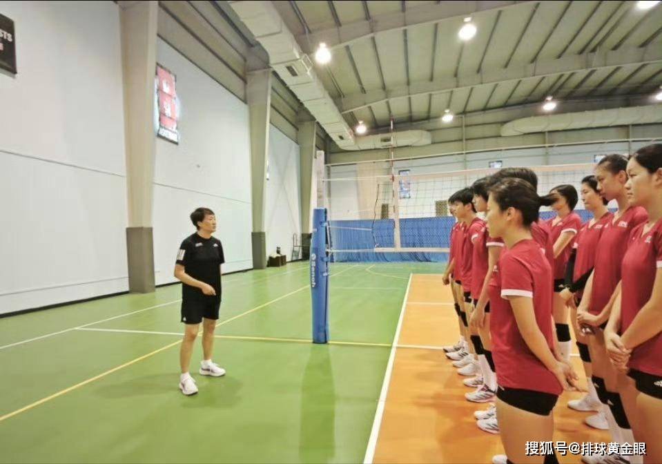 原创             U16女排人员调整出战亚少赛!3人入队3人离队,前四获世少赛资格