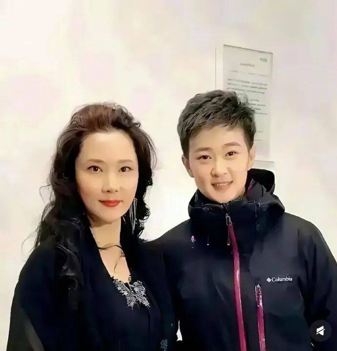 《一路繁花2》刘嘉玲大胆问:不谈恋爱你生理没需要吗?