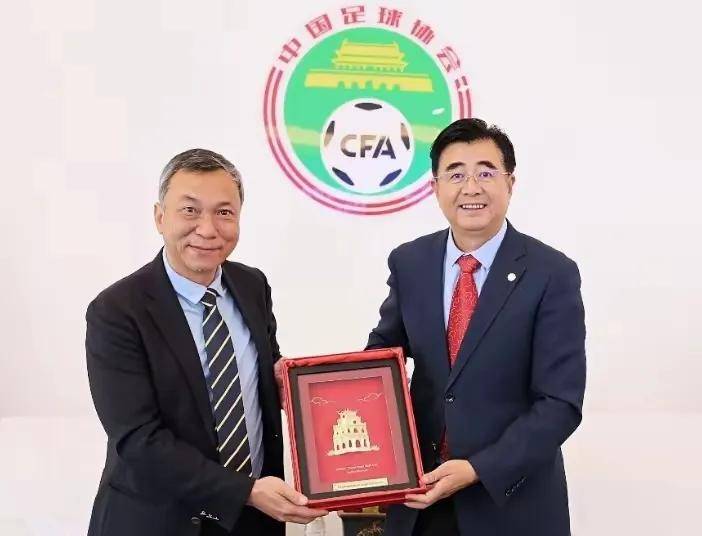 “中国足球：一场内部人的狂欢足球直播-NB