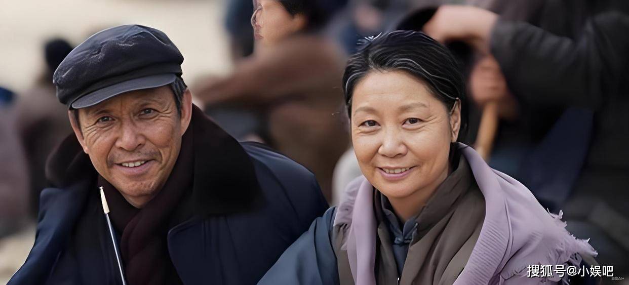 《父母爱情》没想到这俩是真夫妻，恩爱40年无绯闻，儿子也不简单