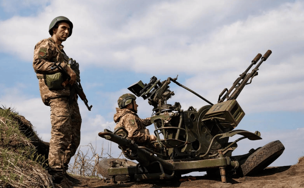 屋漏偏逢连夜雨,红军城万分危急之际,乌克兰又一防线被俄军击溃