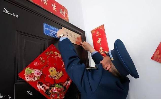 军人的“光荣之家”牌子,挂在什么地方最好?有讲究,不能乱挂