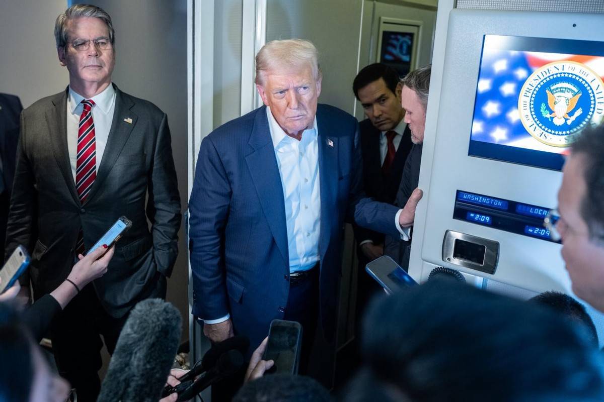 美军战机接连在南海坠毁,特朗普称不同寻常,但不认为是人为破坏