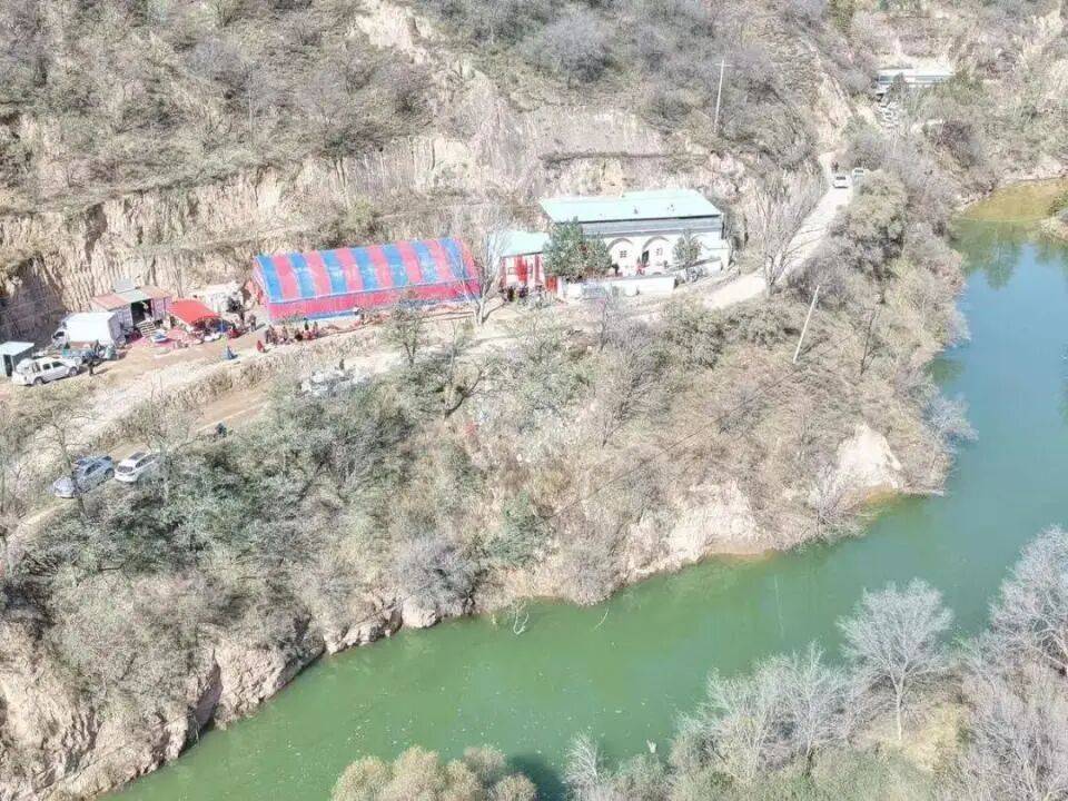 23岁大四男生回乡参加朋友婚礼,夜晚坠入路边水坝不幸溺亡 23岁大四男生回乡参加朋友婚礼,夜晚坠入路边水坝不幸溺亡