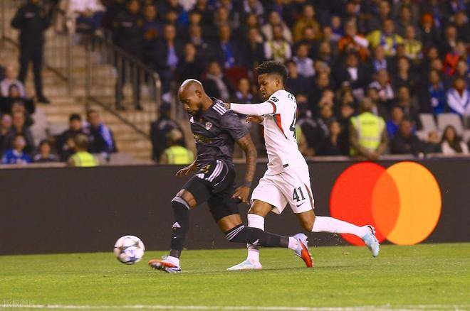 英格兰足球超级联赛第一联赛实至名归！英超统治欧冠6队出击5胜1平！仅切尔西踢平