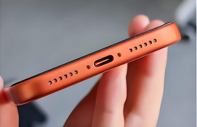 原创             国产手机不仅中低端减配，旗舰手机也悄悄缩水了，太鸡贼了