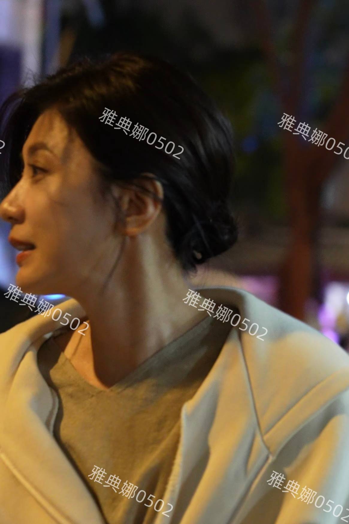 厦门偶遇贾静雯拍戏，本人好秀气好年轻，一点儿不像51岁的年纪!