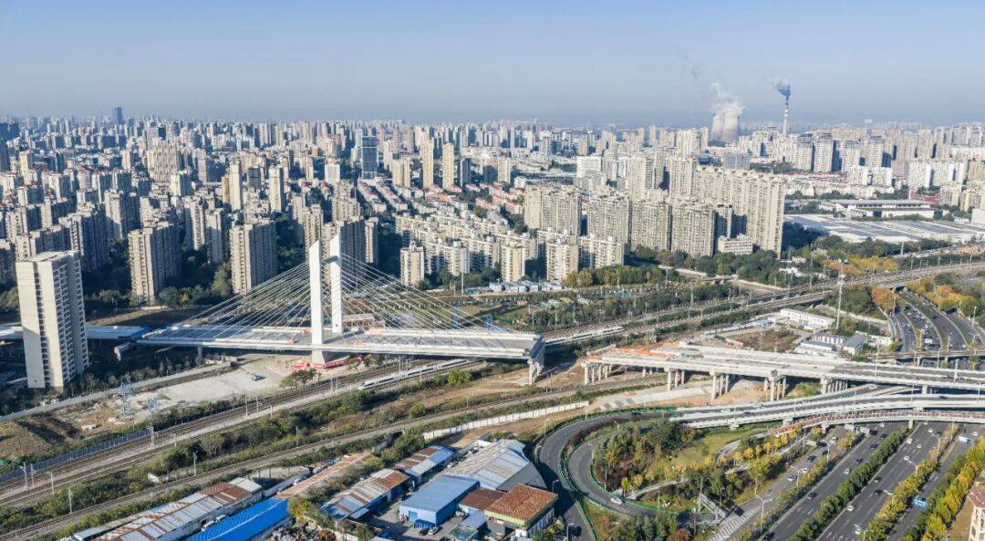 国内首创！合肥淮南路斜拉桥成功转体