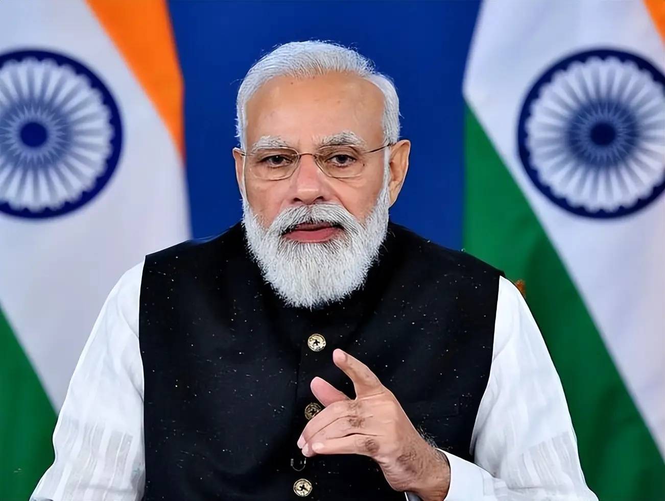 印度得寸进尺！刚恢复中国直航，印航司申请航线过境新疆，希望政府出面与中国协调！