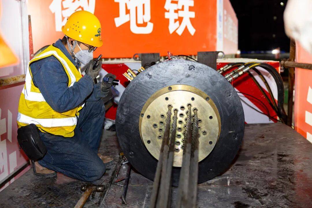 国内首创！合肥淮南路斜拉桥成功转体