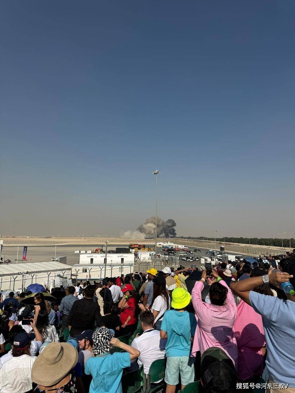 迪拜航展，印度“光辉”战斗机坠毁，飞行员没能弹出来