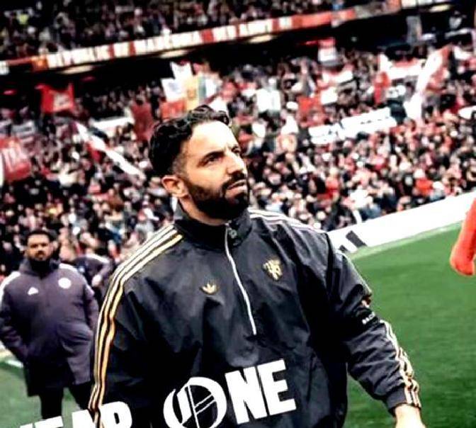 英超联赛免费高清直播+实时赛程+积分预测（2025赛季全覆盖）5场未输进12球！曼联迎来抢分赛程阿莫林：英超无轻松比赛