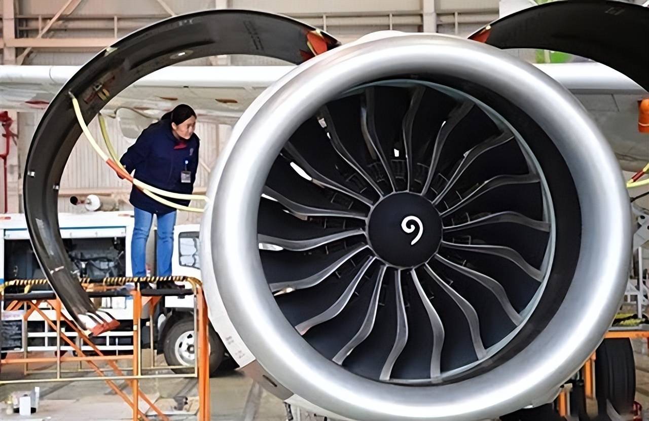 原创             露出獠牙，欧洲终于对C919下逐客令，外媒：不怕断供发动机？