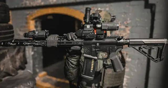 到底想要啥枪?刚淘汰HK416,美国海豹六队又要换新枪?