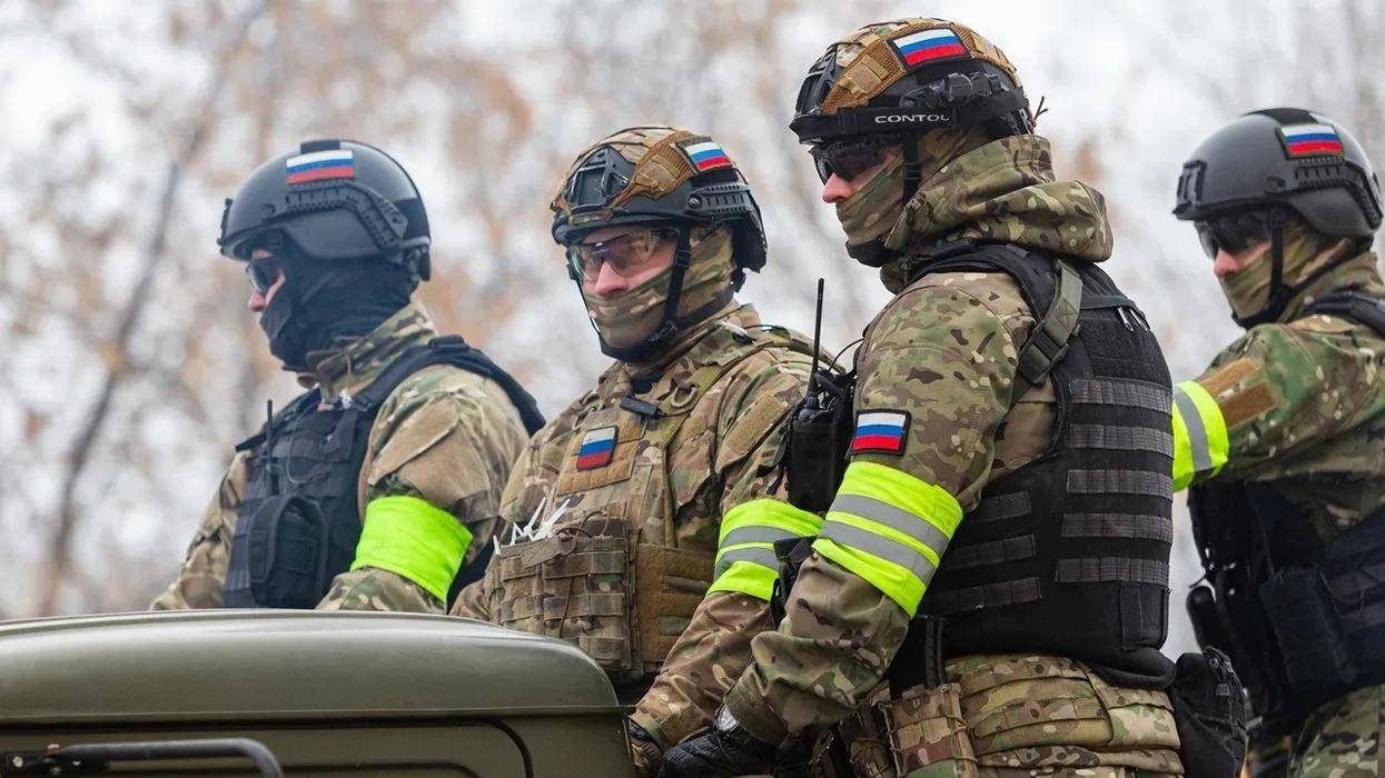 俄军抵达委内瑞拉，特朗普态度大转变？暂时不打算动武，愿意与马杜罗直接对话！