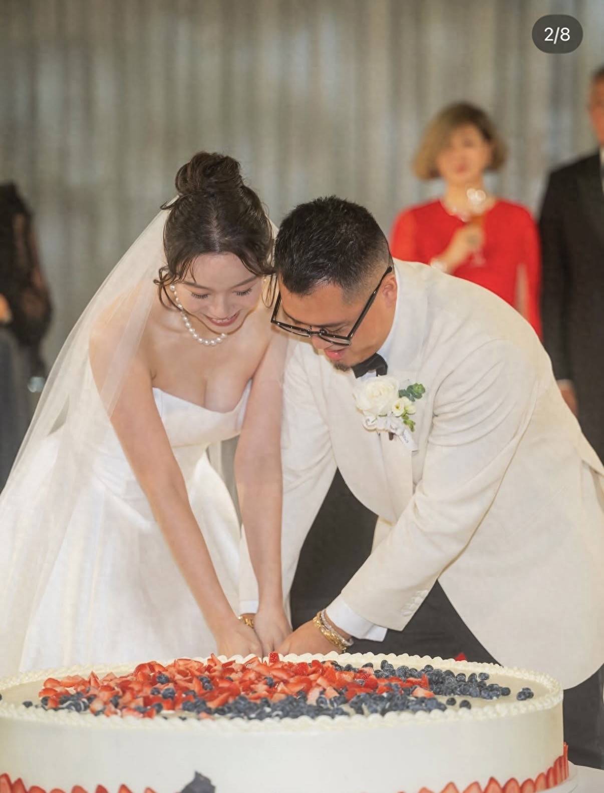 邱淑贞侄女在台湾办婚礼，场面隆重盛大，刘嘉玲关之琳同场好贵气