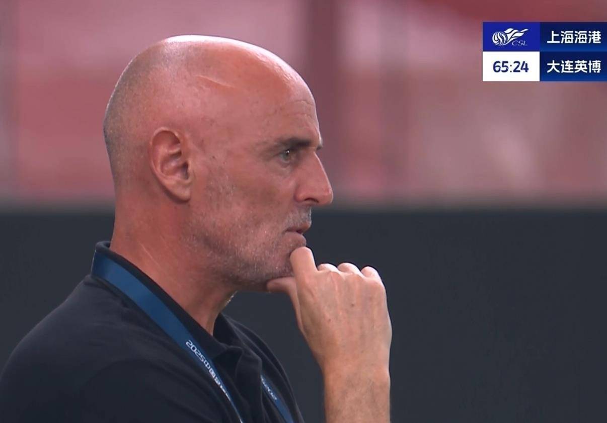 西班牙足球甲级联赛4-0暴击！西甲第三竟