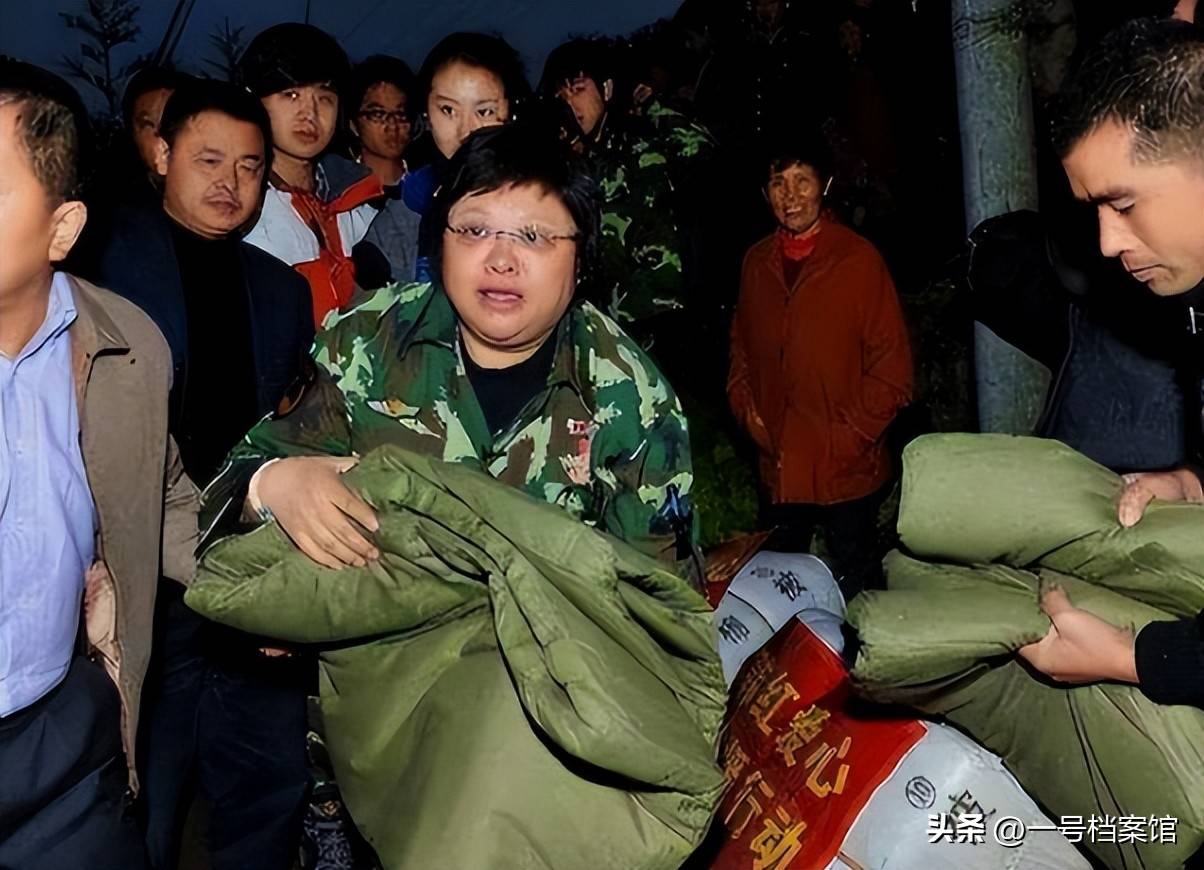 香港火灾炸出“牛鬼蛇神”,多位明星捐款 “流量明星”成“笑话”