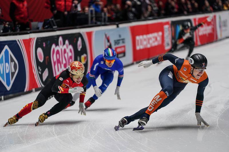 中国短道速滑队锁定米兰冬奥会满额参赛资格