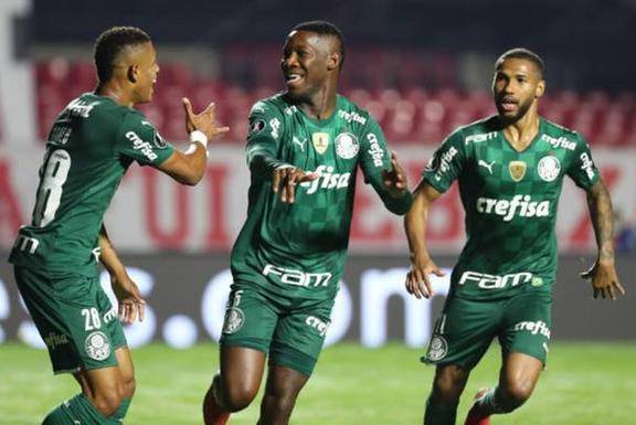 “英超联赛免费高清直播+实时赛程+积分预测