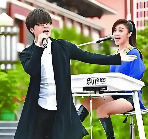 考古|玖月奇迹被曝已复婚,王小玮疑似怀孕小腹隆起,为何两人至今不同台演出?