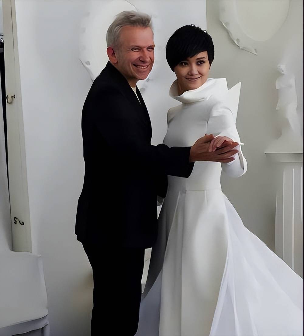 嫁法国老头真相大白5个月,41岁李宇春近况曝光,一点也不意外