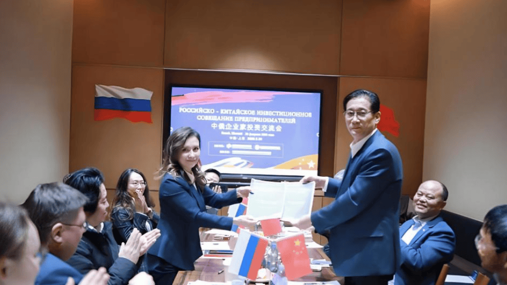 用心险恶！泽连斯基突然“爆料”，俄正向中国放弃部分主权，幅度之大历史罕见