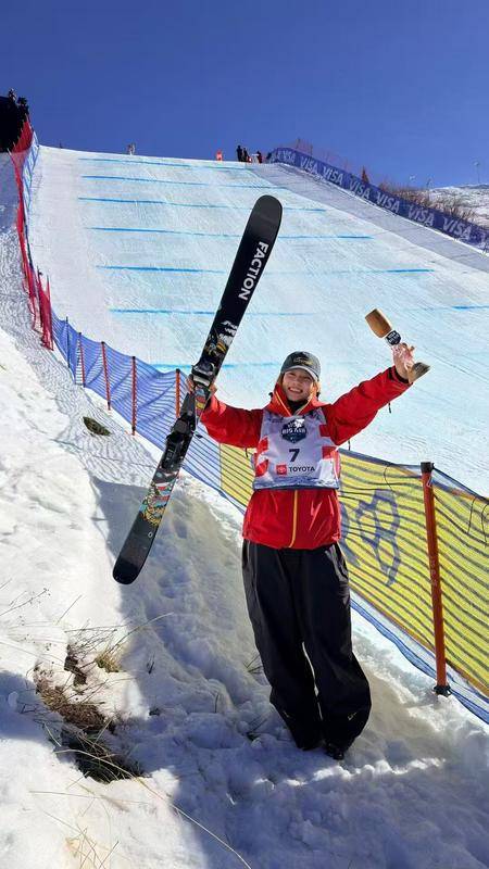 自由式滑雪大跳台世界杯斯廷博特站 | 杨如意摘得铜牌