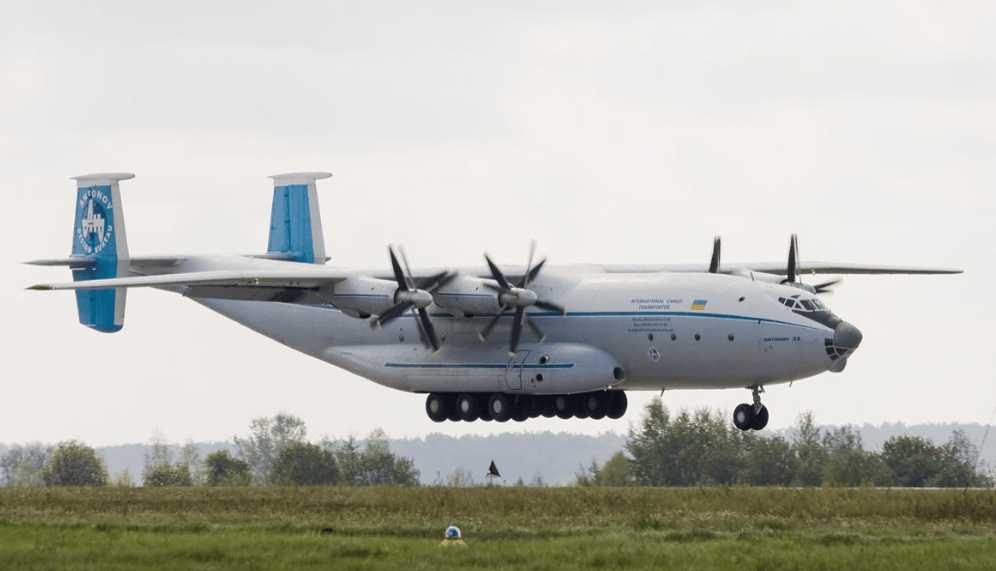 114吨机体断成V型坠毁,人员被甩出,俄军“空中巨兽”谢幕