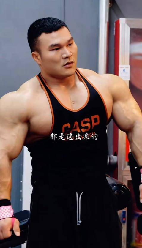 健美冠军王昆去世,年仅30岁,好友透露原因,每天都坚持锻炼