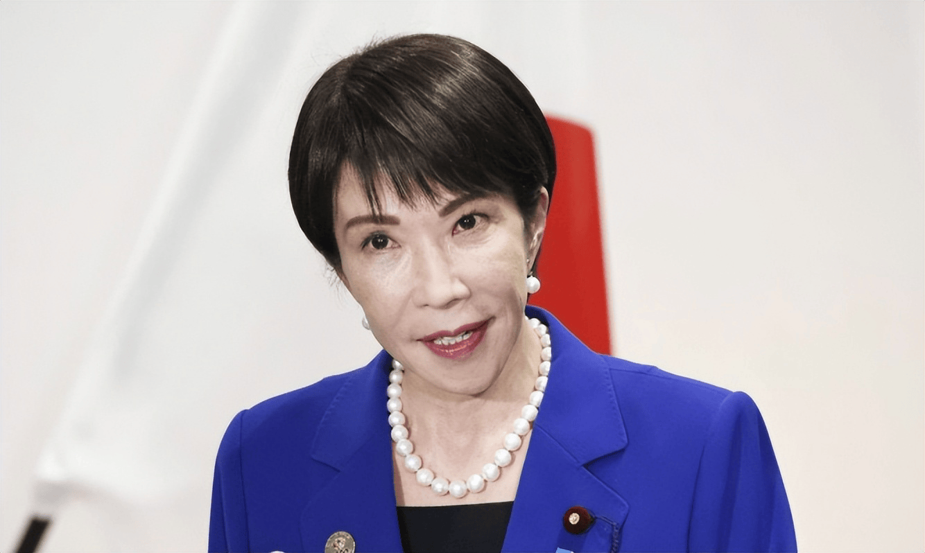 一副破旧手套,4个中文大字,日本妄想逆风翻盘,中国:别演了