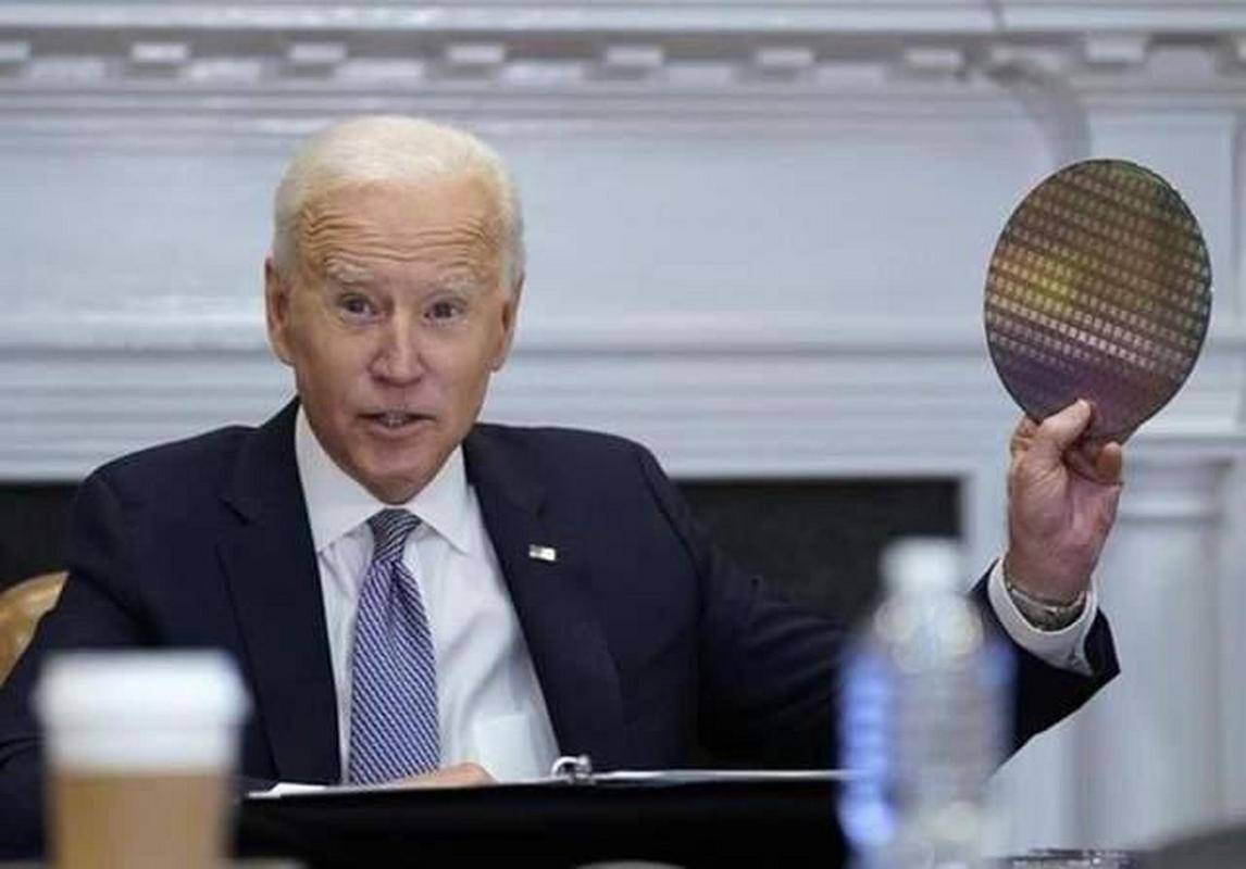 张口就是中国，83岁的拜登带病演讲：美国要领导全球，但特朗普领导能力不行