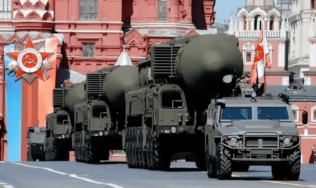 西方摊牌后，普京也撂下狠话：一旦俄罗斯战败，后果只有一个！