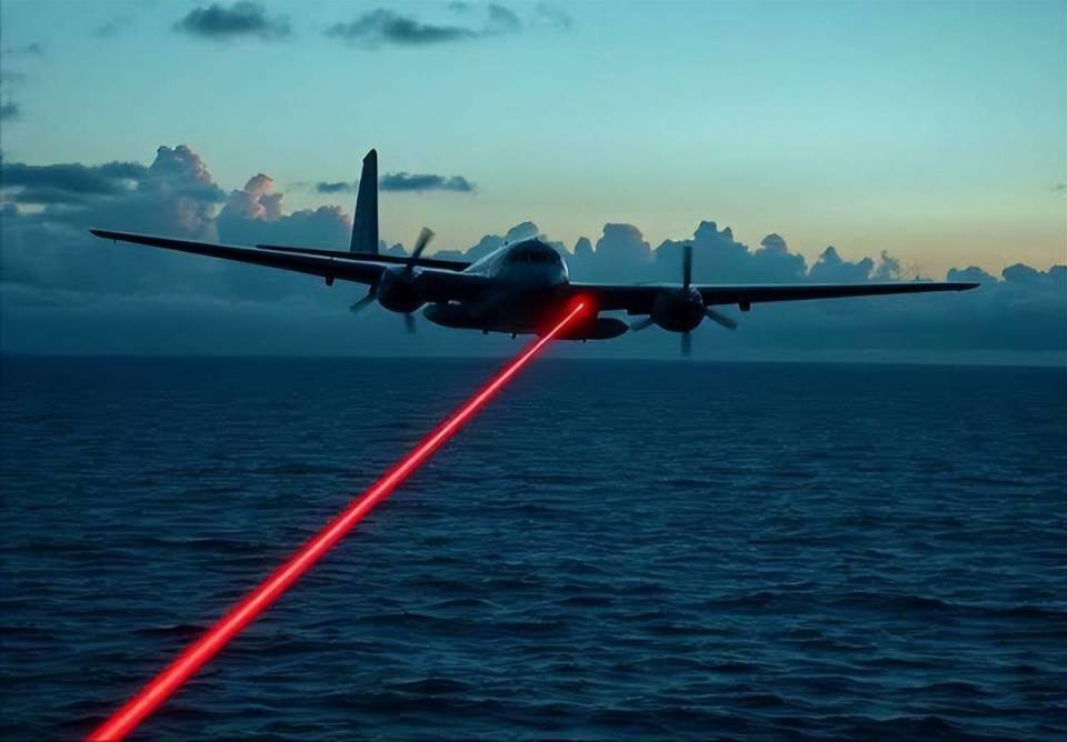 日本战机又被激光照了，小泉进次郎：坚决反击