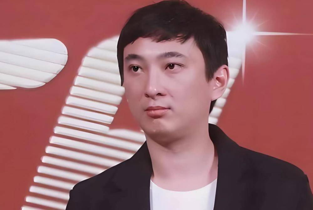 又遭一击！王思聪名下资产被法拍，王健林也顾不上他了