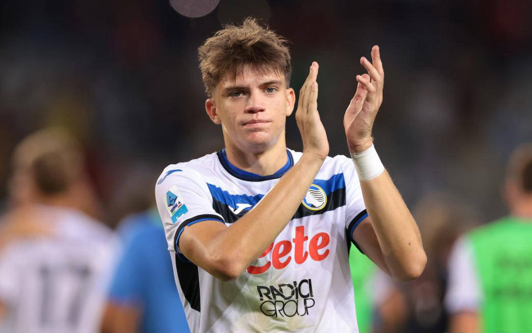 米兰体育- 米兰体育官方网站 世界杯官方指定投注平台国米锁定邓弗里斯接班人：20岁全能边翼崭露头角但亚特兰大难以让步