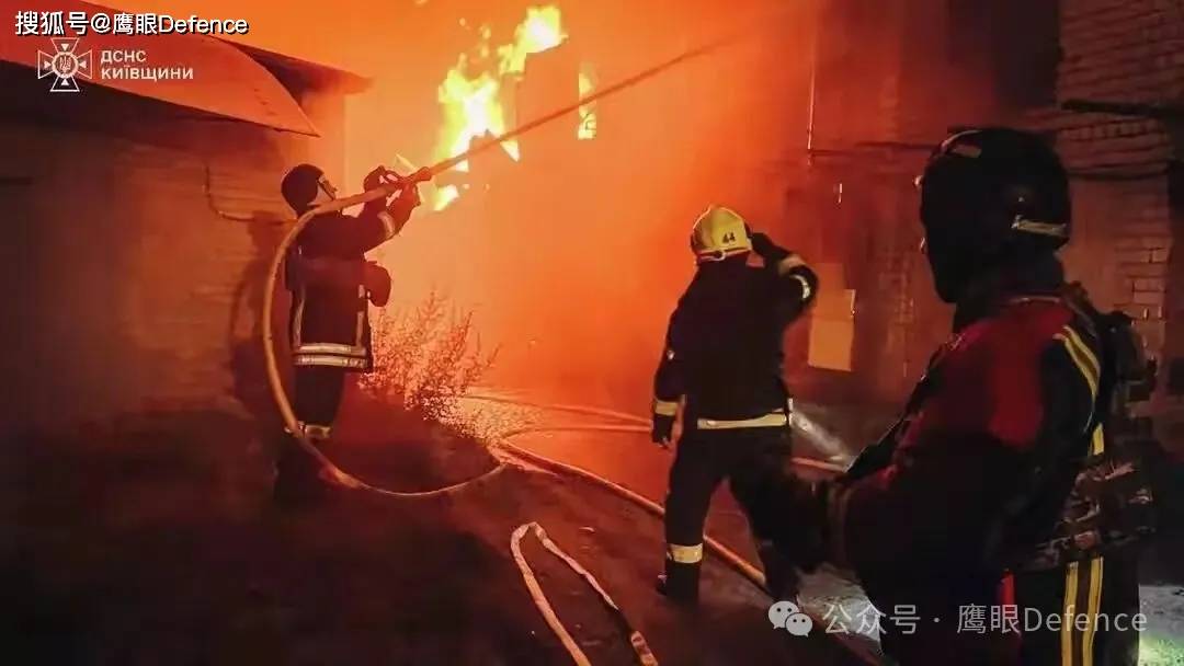 跨年夜加班加点搞空袭：大量目标被击中，乌克兰或又制造个大新闻