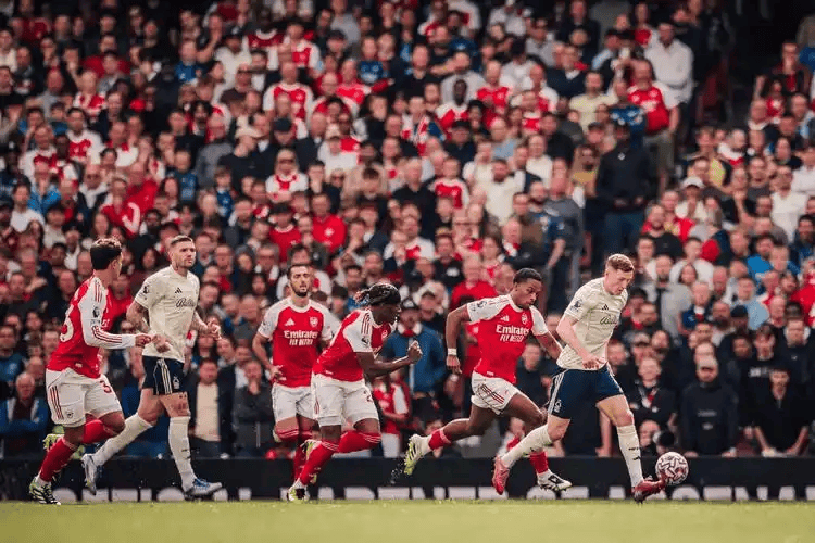 英格兰足球超级联赛阿森纳续写英超领先开云优势战术节奏成胜利关键