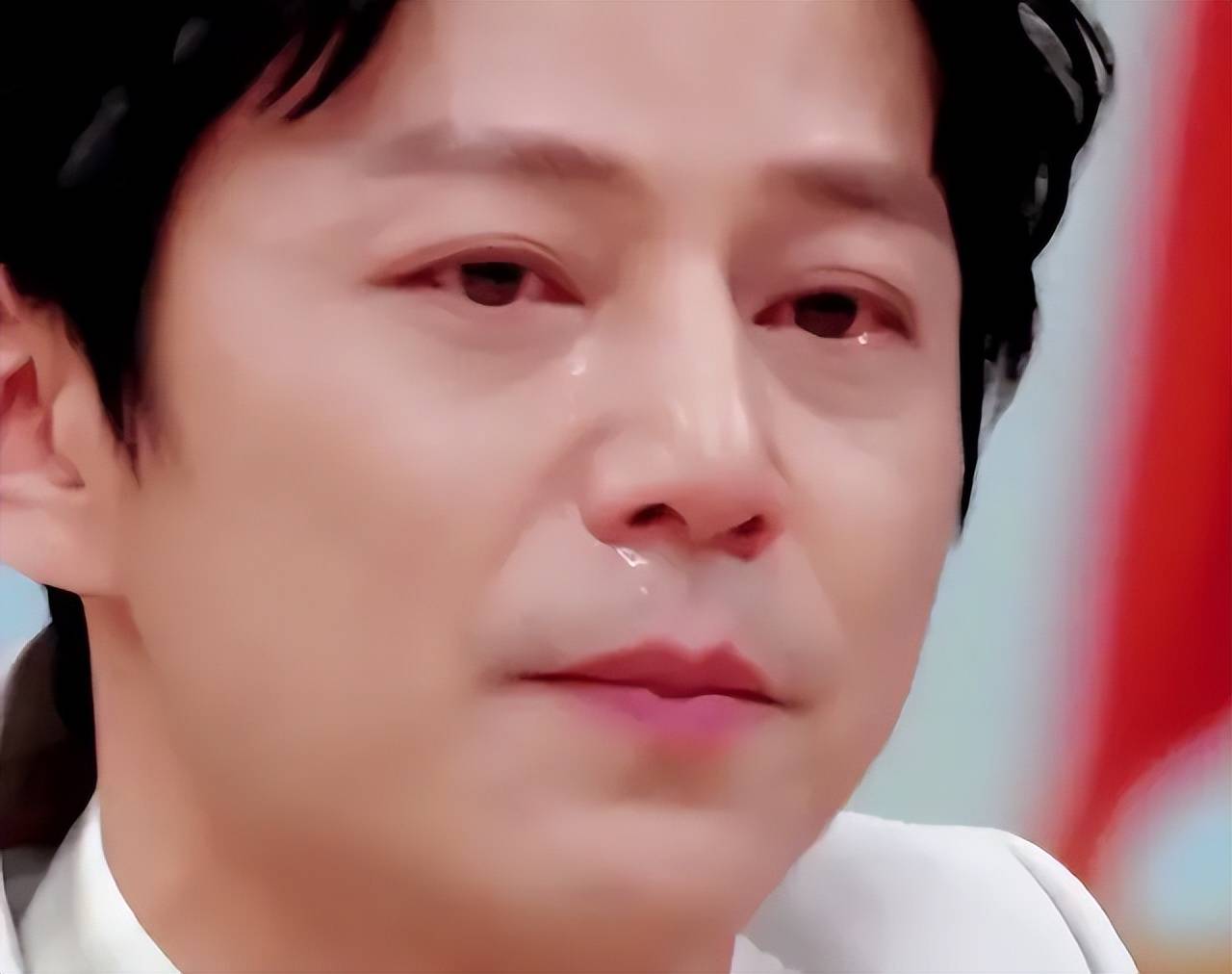 墙倒众人推!人民网怒斥、保姆举报51岁无妻无子的何炅还是崩溃了