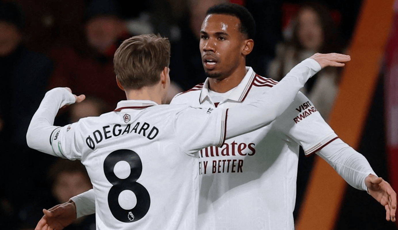 逆转！3-2！英超领头羊狂英超联赛免费高清直播+实时赛程+积分预测（2025赛季全覆盖）飙：豪取7连胜甩开曼城7分