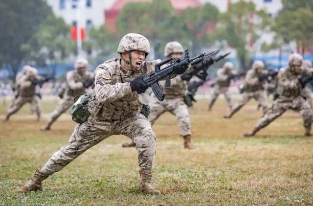 美军抓走马杜罗，24小时内解放军全军演训，特朗普“后院起火”