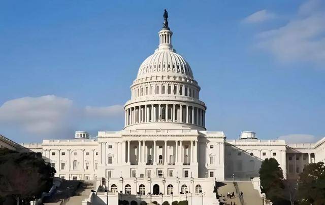 31国施压无效!赖清德摊牌后,台南升起五星红旗,美连发3条警报